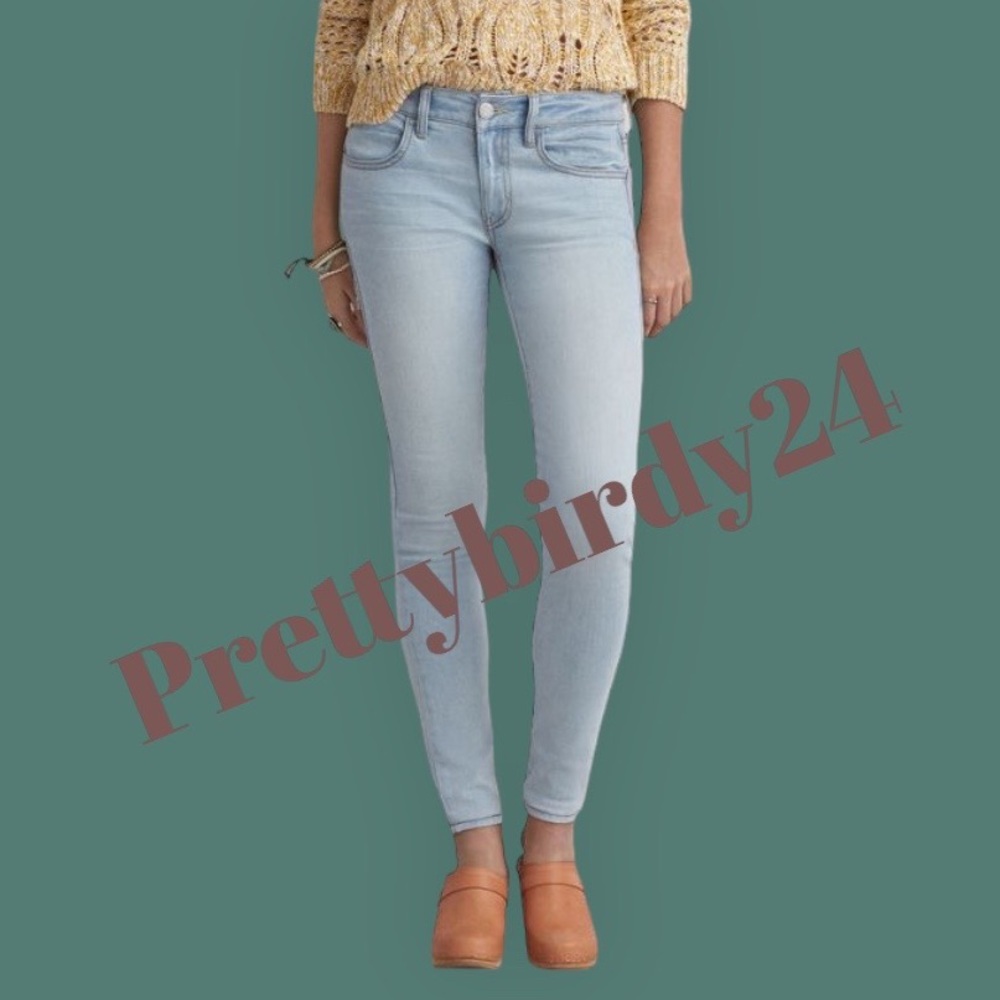 AEO Super Lovely Light Skinny Jeggings